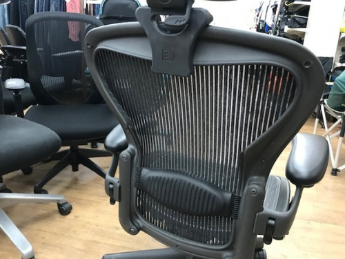 アーロンチェアのハーマンミラー