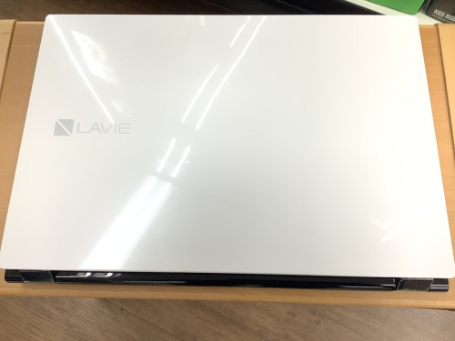 ノートパソコンのLaVie