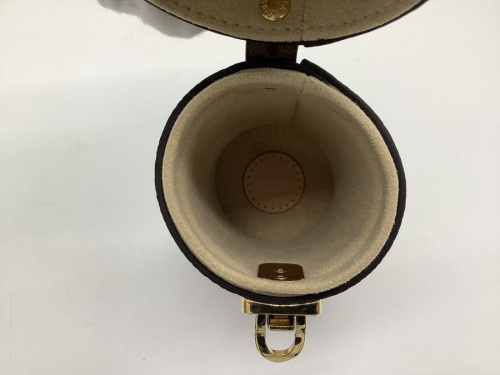 ルイ・ヴィトンのフレグランスケース