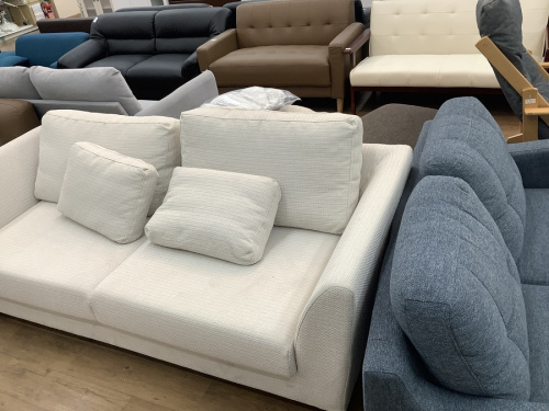 2枚スライド扉のホワイト