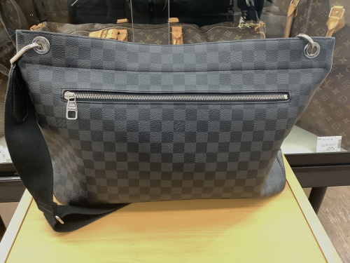 バッグのショルダーバッグ