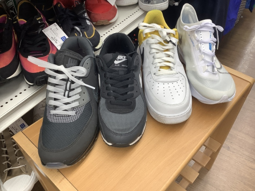 メンズファッションのスニーカー