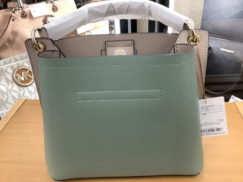 リーフチャーム付 トップハンドルバッグのSamantha Thavasa