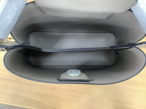 サマンサタバサ