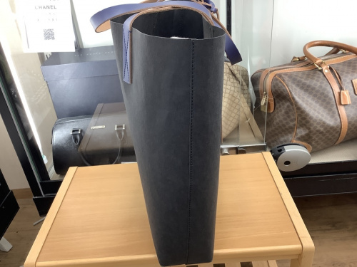 ペーパートートバッグのMARNI