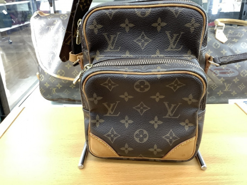 LOUIS VUITTONのショルダーバッグ