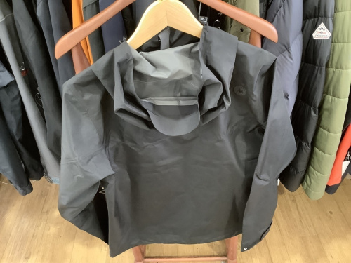 クラウドブレーカージャケットのMarmot
