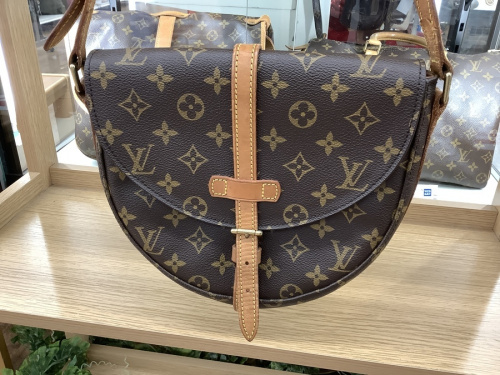 ショルダーバッグのLOUIS VUITTON