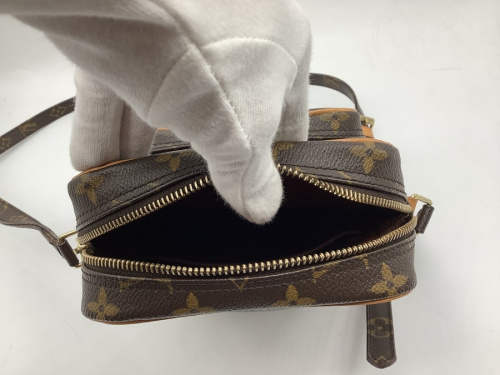 バッグのショルダーバッグ