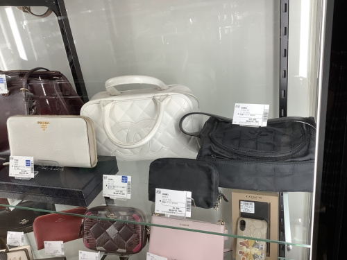 LOUIS VUITTONのGUCCI