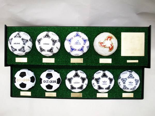 【超レア♪ ワールドカップ adidas Historical Match Ball 1970-2002 買取入荷しました！！】〜八王子南大沢