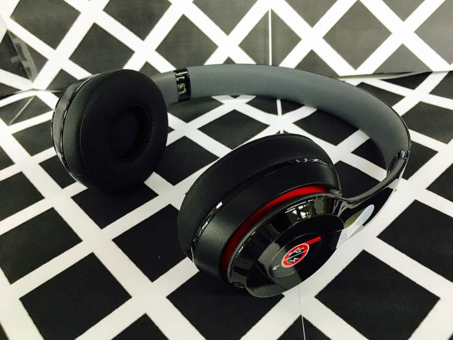 beats solo2ブラック×レッドが入荷しました！【南大沢店】｜2016年06月
