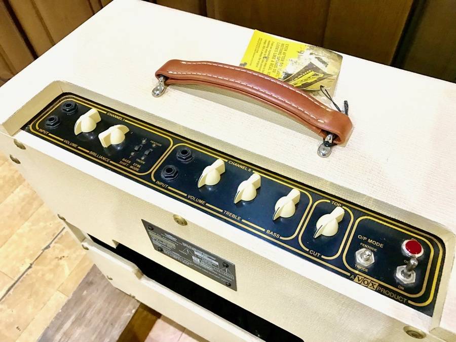 VOX（ボックス）製オール真空管アンプ入荷しました！！【南大沢店