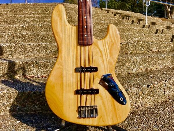 FENDER JAPAN（フェンダー・ジャパン）フレットレスベース