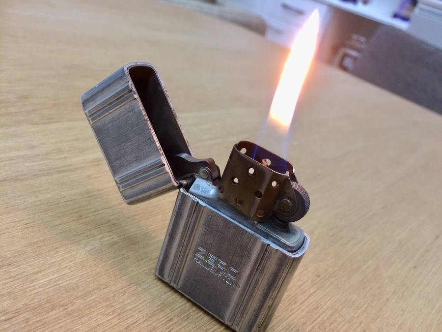 ZERO HALLIBURTON (ゼロハリバートン) ZIPPO 2004年 / MADE IN
