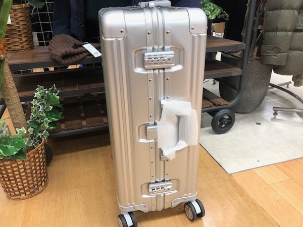 メルセデスベンツのスーツケースが買取入荷いたしました【南大沢店】 [2019.11.22発行]｜リサイクルショップ トレジャーファクトリー