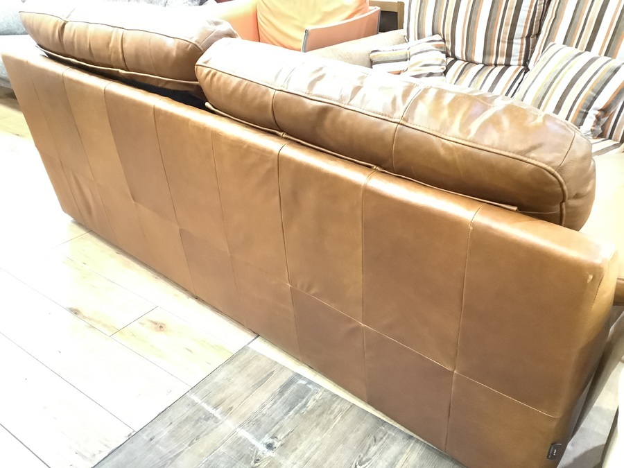 Offer9（オファーナイン）イタリアオイルレザーの総革張りソファー