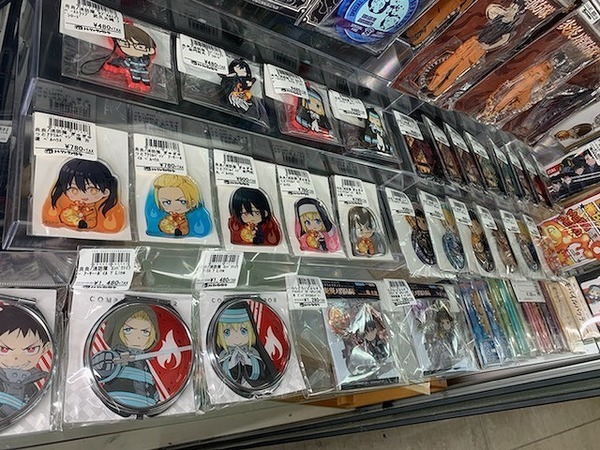 アニメグッズ まとめ売り 12.アニメグッズ まとめ売り 80サイズ 50点以上