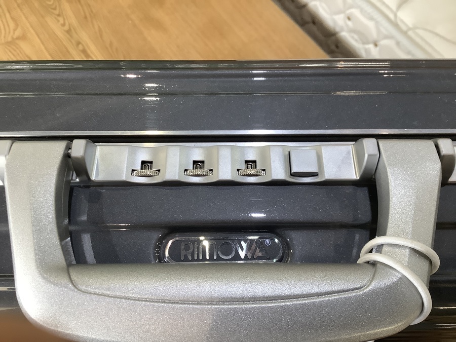 RIMOWA（リモワ）アタッシュケース LIMBO（リンボ）が買取入荷