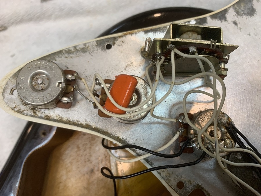 FenderJapan(フェンダージャパン)の82年製JVシリアル期のST62
