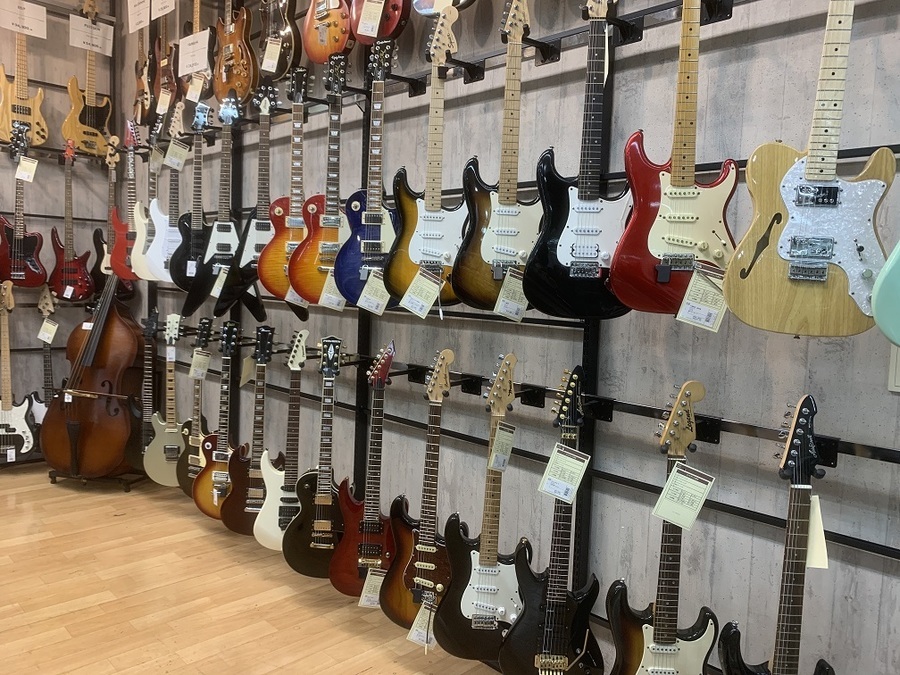 HYDE仕様！Fender Japan(フェンダージャパン)のMG69 MH DPが買取