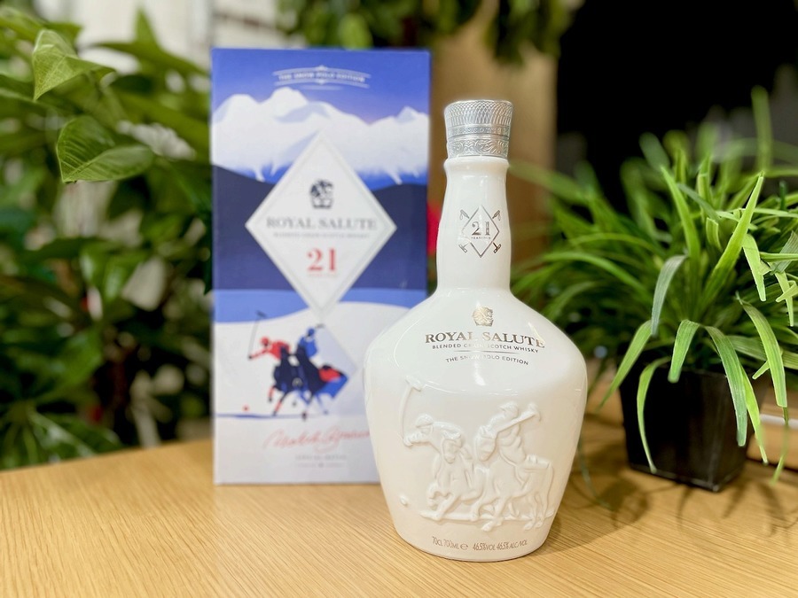 世界限定3000本！！ロイヤルサルート THE SNOW POLO EDITION