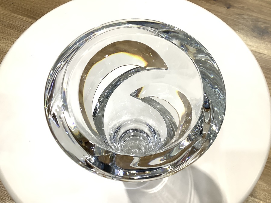 Baccarat(バカラ) フラワーベース トルネードが買取入荷致しました