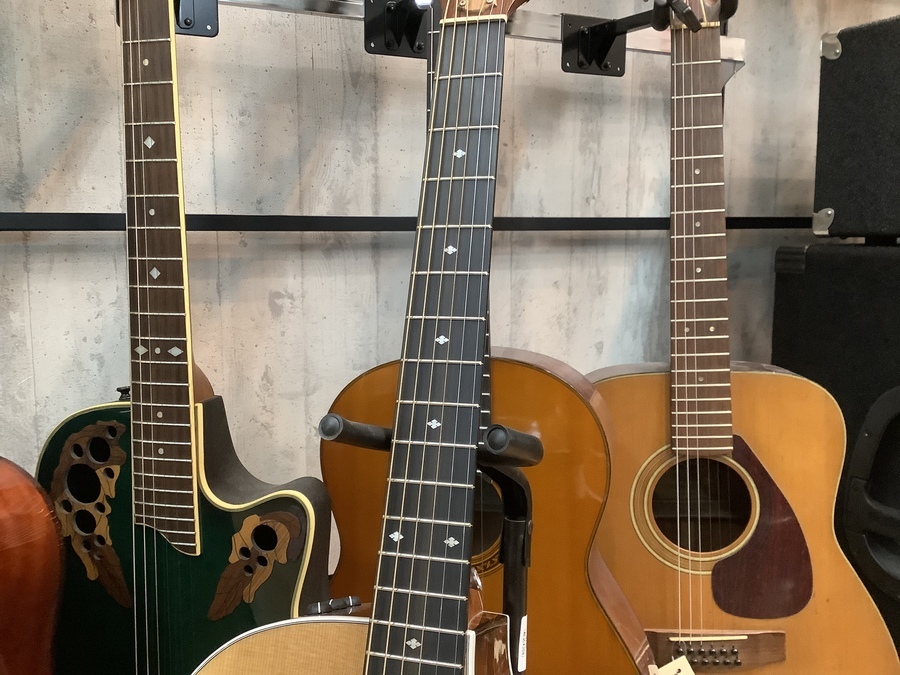 エレアコ！Taylor（テイラー）の214ce DLX ES2が入荷しました