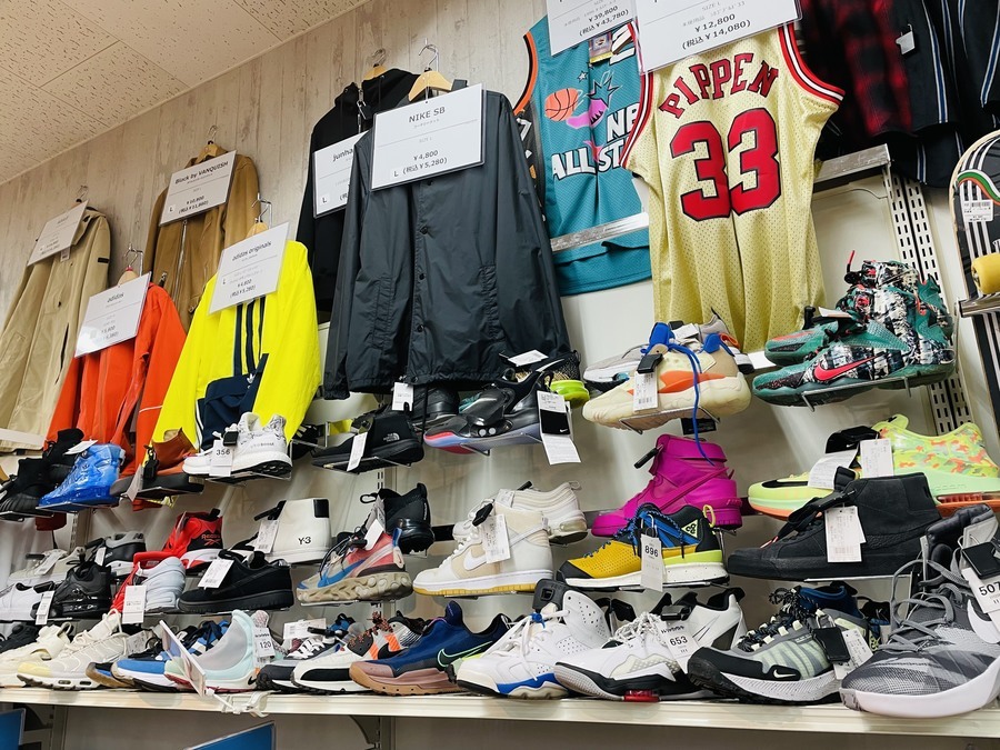 REEBOK（リーボック）ミニオンズコラボのポンプフューリーが買取