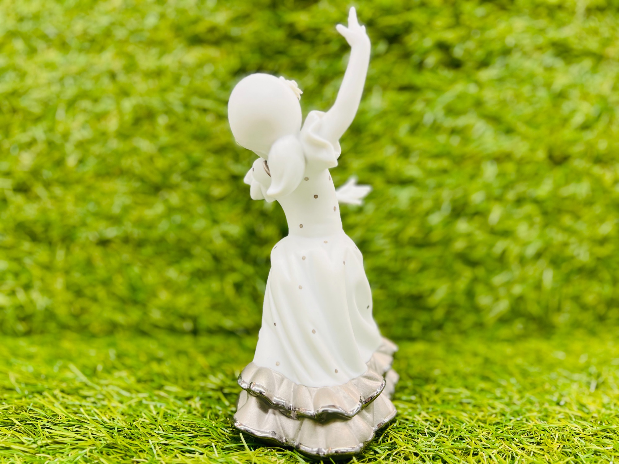 LLADRO(リアドロ)リトルダンサー【ロリータ】プラチナのフィギュ