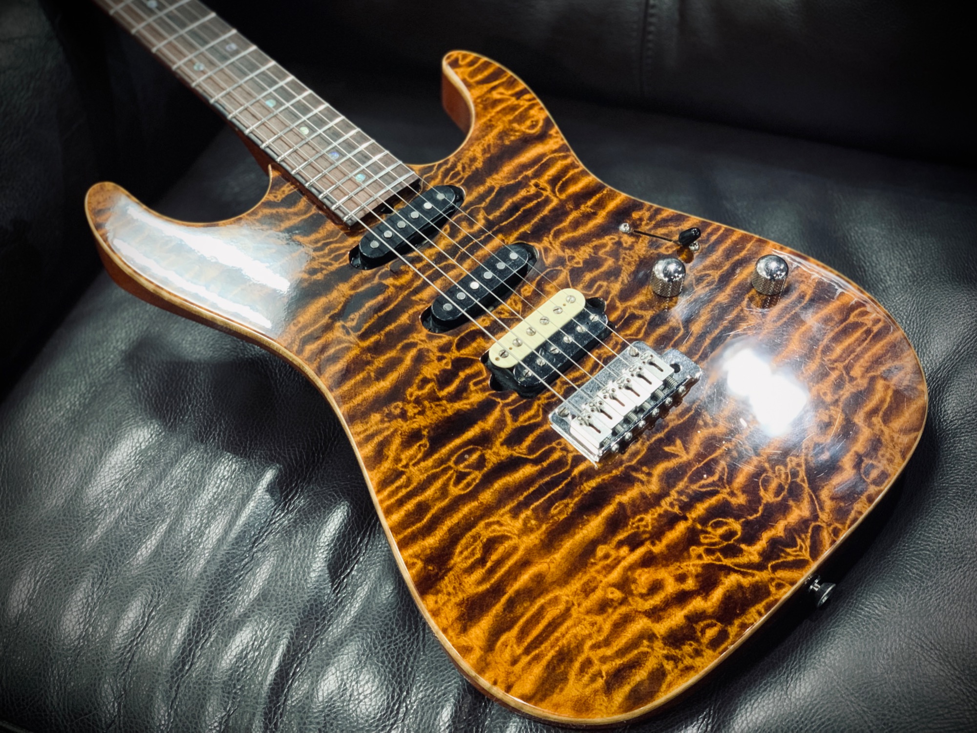 ギター Suhr Standard-Chambered Bengal Quilt ギター Suhr Standard-Chambered Bengal Quilt Suhr Modern