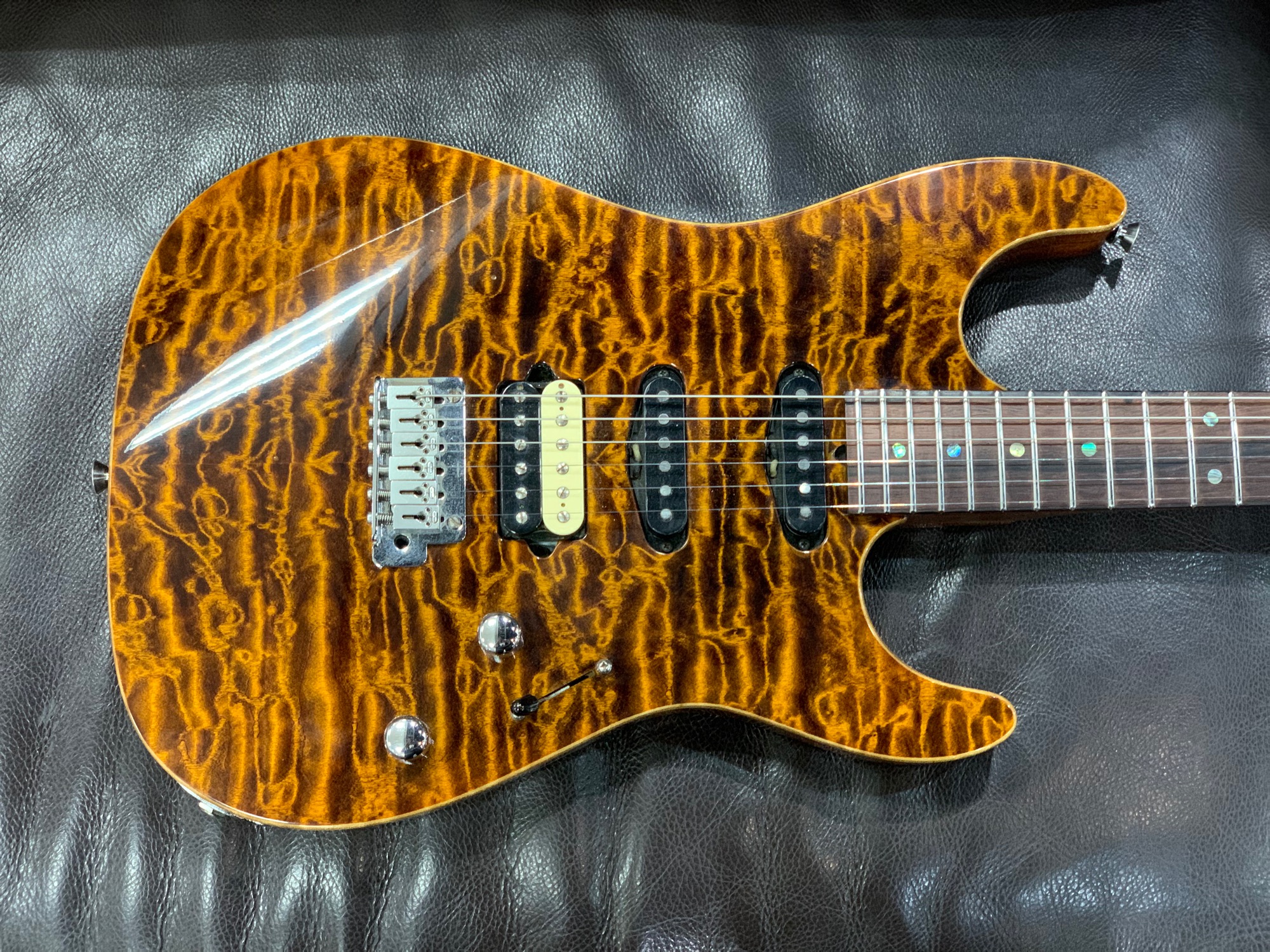 電撃入荷】Suhr(サー) エレキギター Standard Quilt Chambered