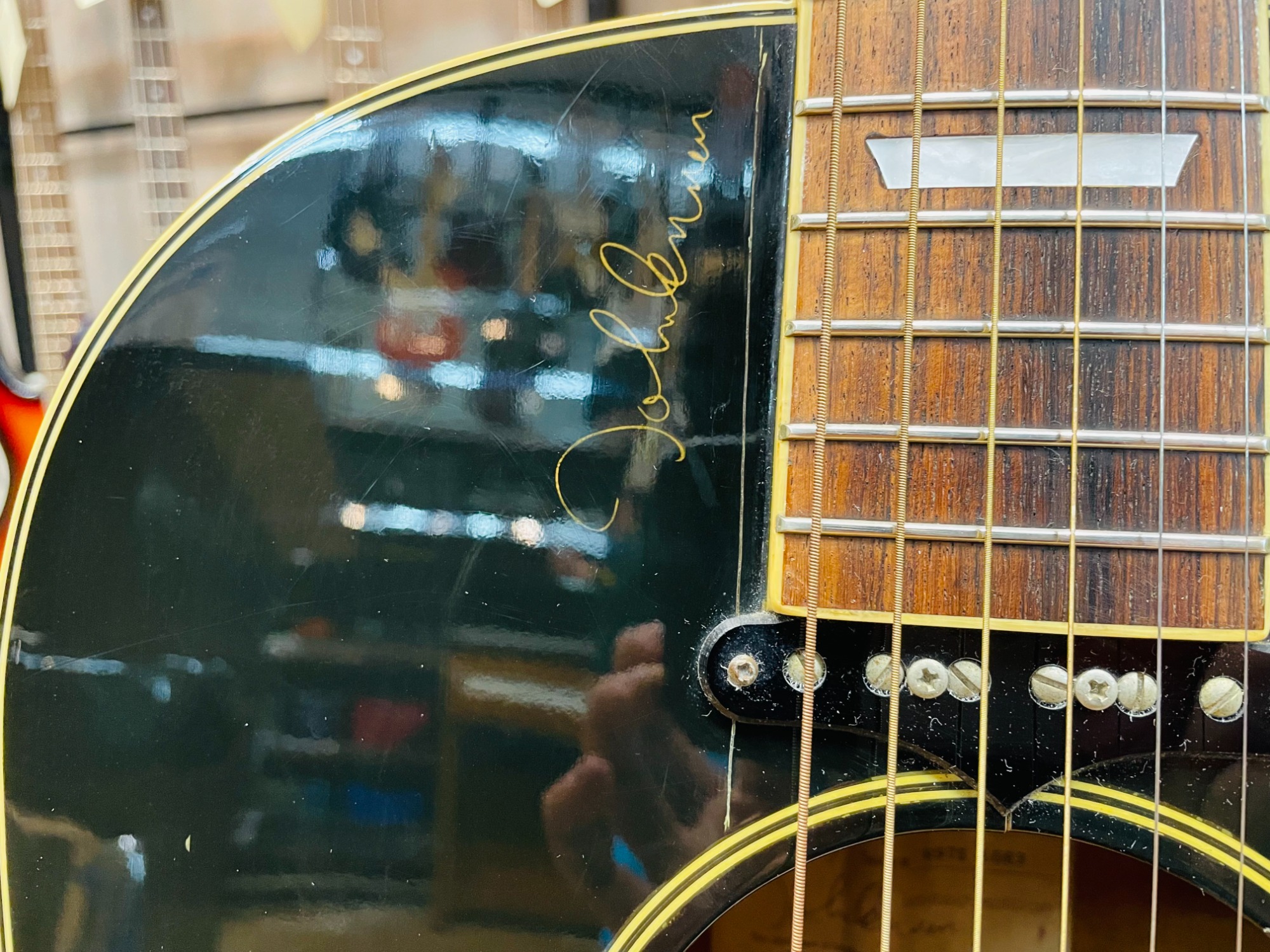 アコースティックギター　エピフォン　ジョンレノンモデル Epiphone John Lennon EJ-160Eをレビュー【ビートルズファン必見