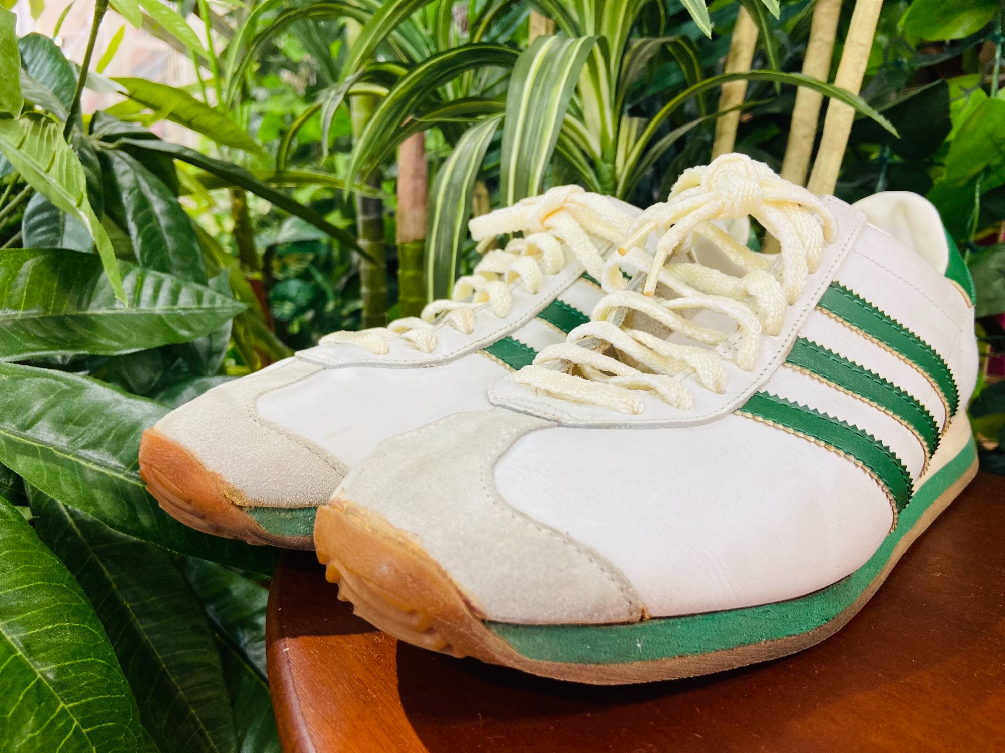 adidas ヴィンテージスニーカー フランス製｜靴