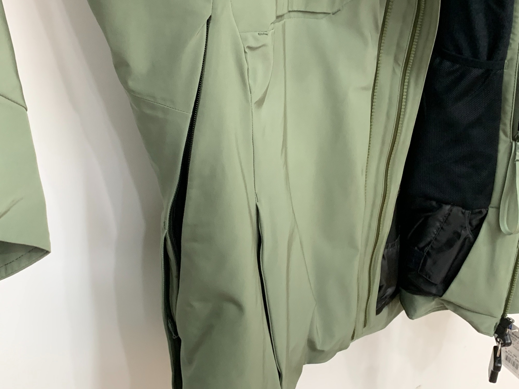 秋冬物買取強化中！】DESCENTE（デサント）のINSULATED JACKETが