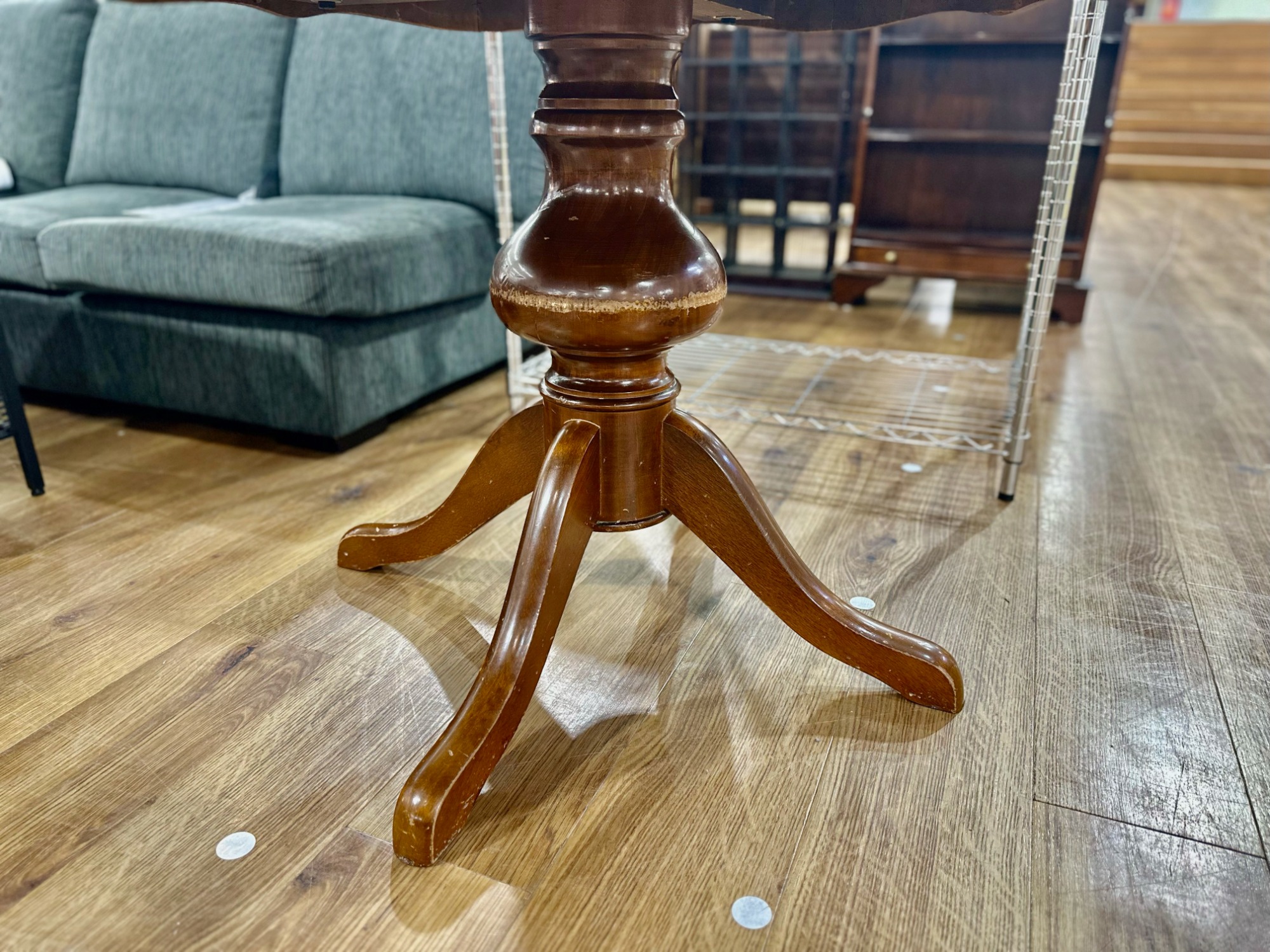 リサイクルショップどりーむ天保山店　No11728　アンティークテーブル　英国家具　超高級家具　大理石？　重量物　美品　見たらわかるたっかいやつや 英国アンティークのおしゃれなテーブル、マホガニー材の杢目が美しい