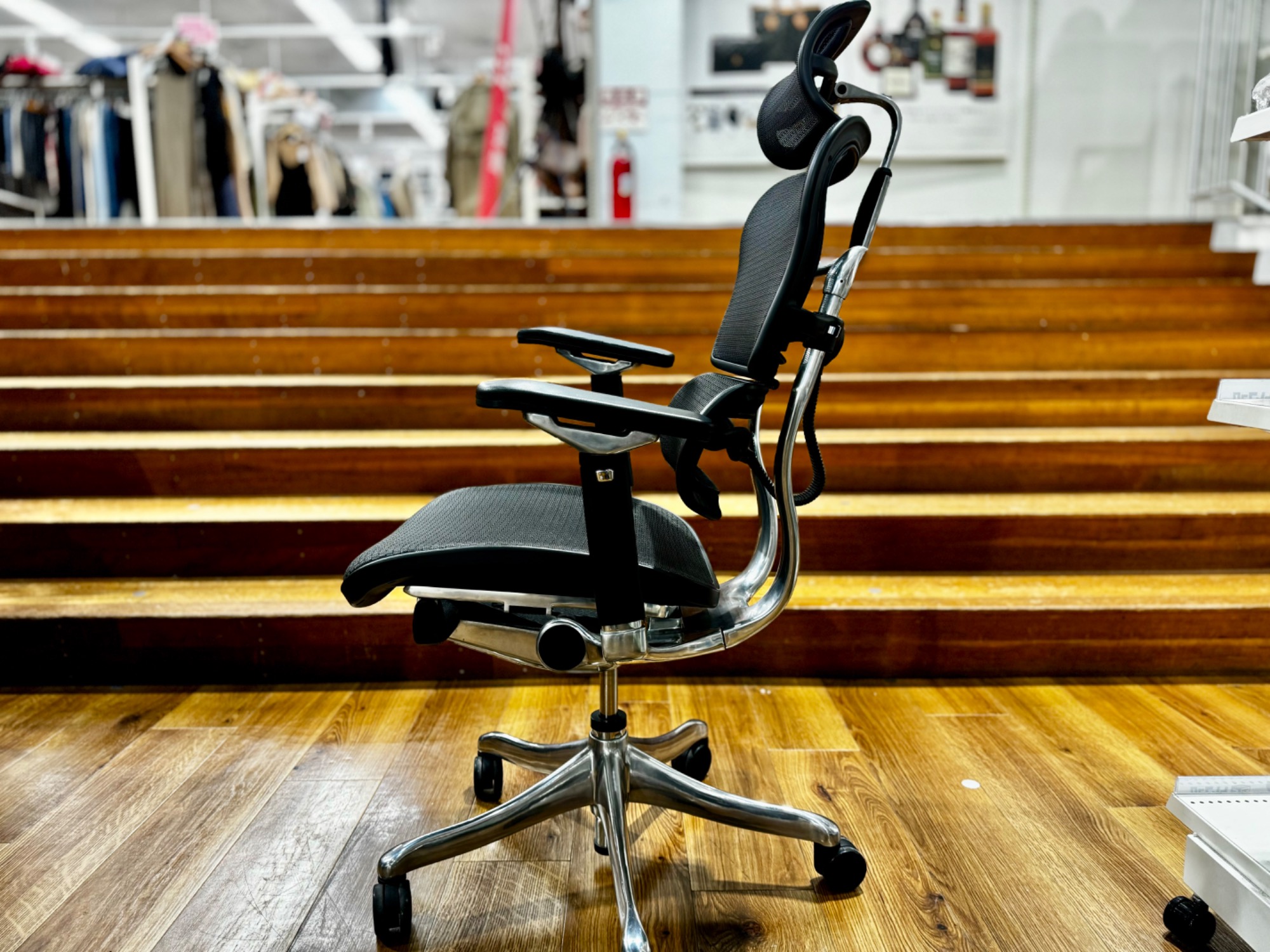 家具大量展示中！】Ergohuman（エルゴヒューマン）ワークチェアが買取 