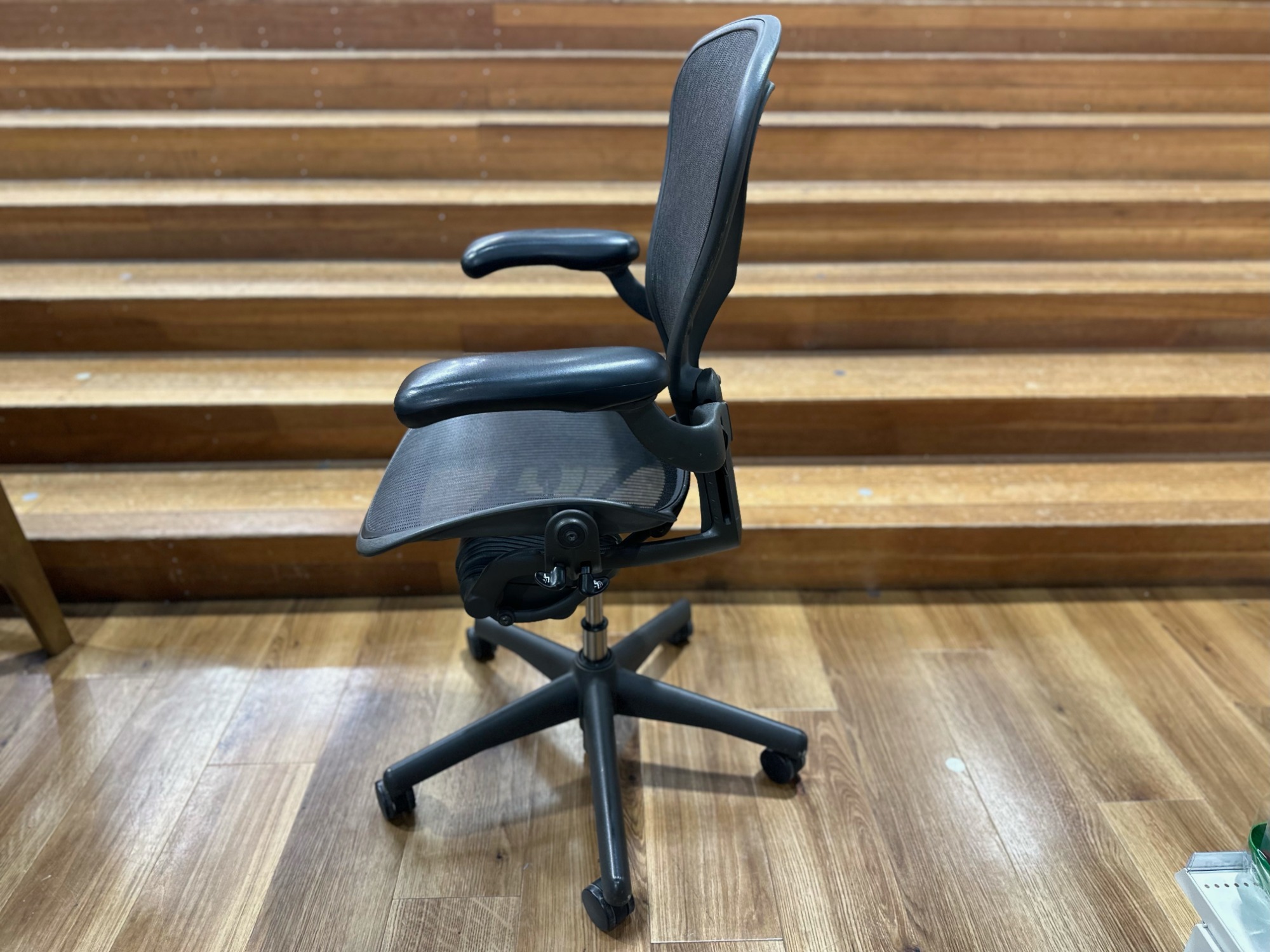 家具大量展示中！】Herman Miller（ハーマンミラー）アーロンチェアが
