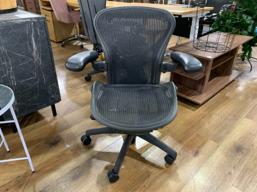 家具大量展示中！】HERMAN MILLER(ハーマンミラー）のアーロンチェアが