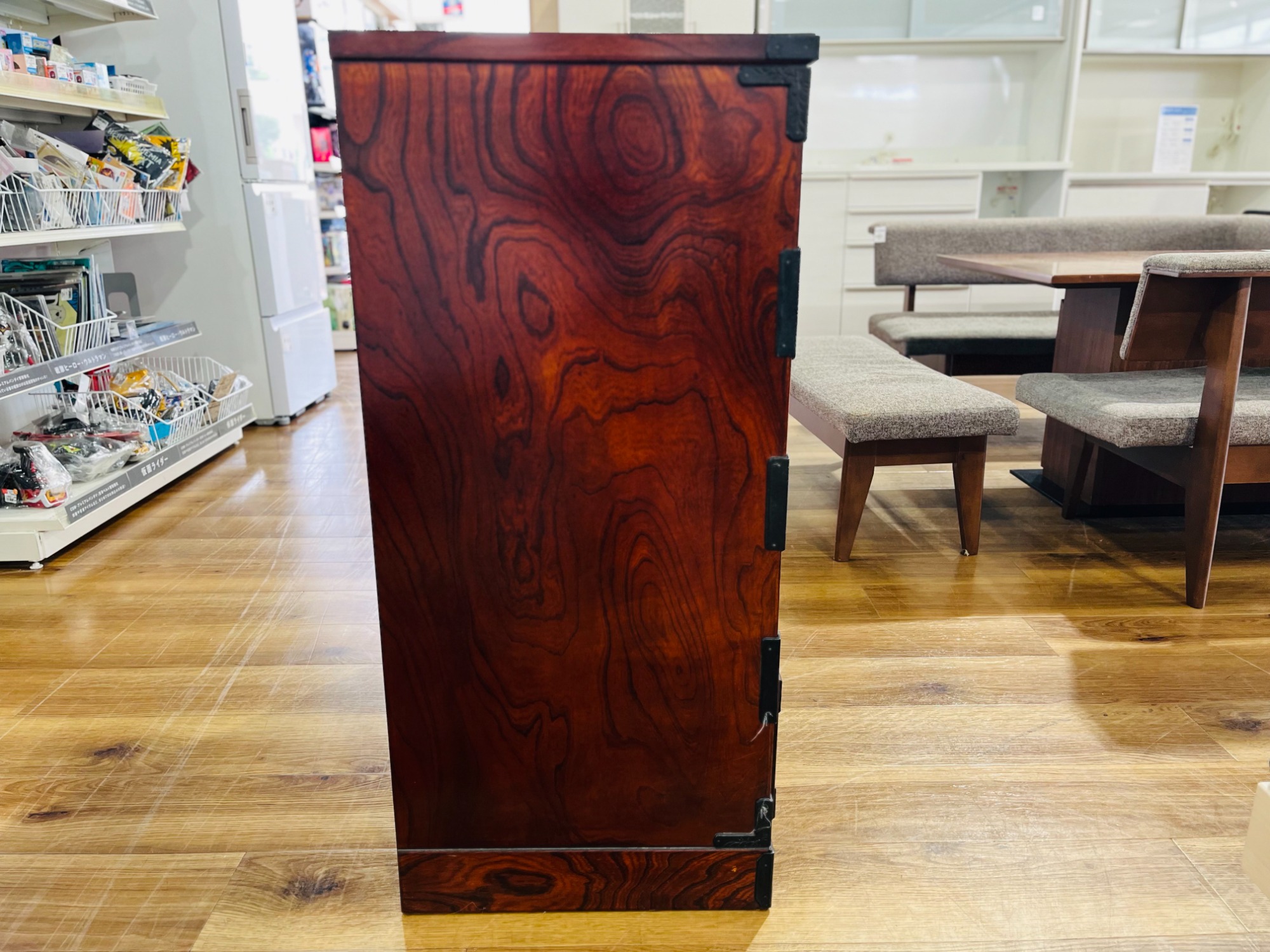 中古家具大量展示中】岩谷堂箪笥 和タンス4段が買取入荷しました