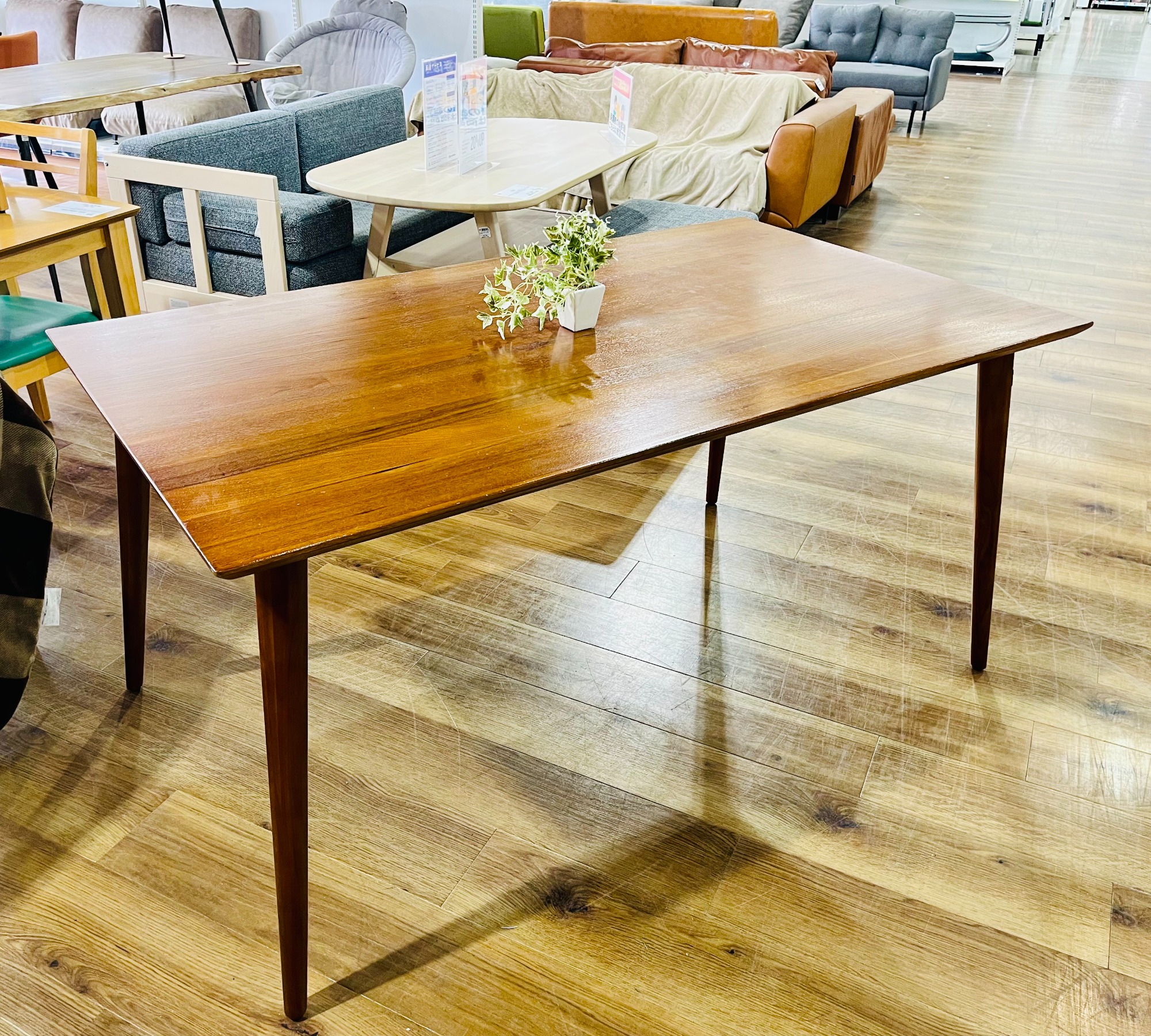 ダイニングテーブル ACME FURNITURE CARDIFF DINING TABLE ACMEダイニングテーブルCARDIFFが買取入荷しました！ ｜2025年05