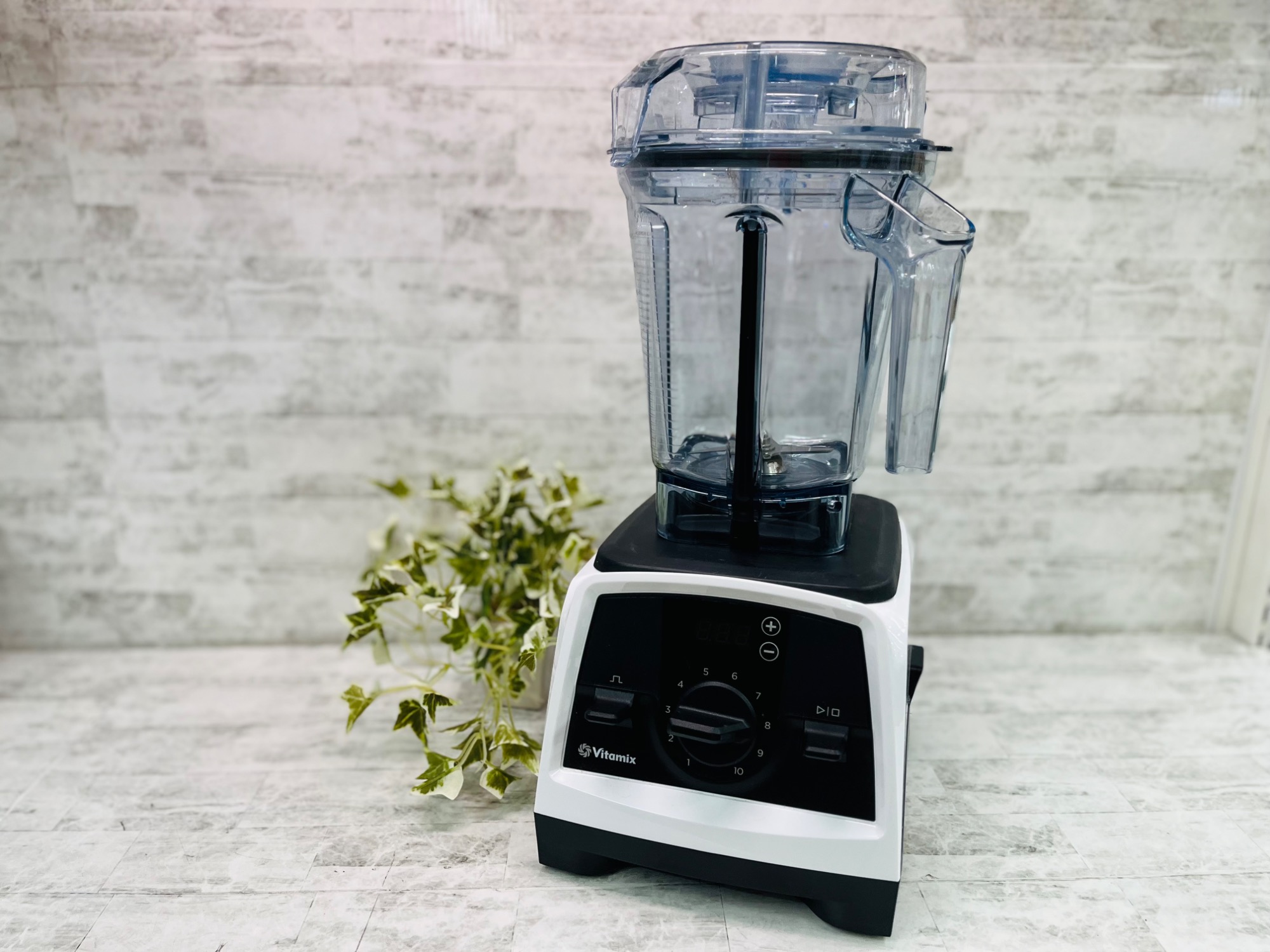 Vitamix ブレンダー 黒 VM0188B バイタミックス　本体 バイタミックス VM0188B V1200i WH ブレンダー オールラウンド