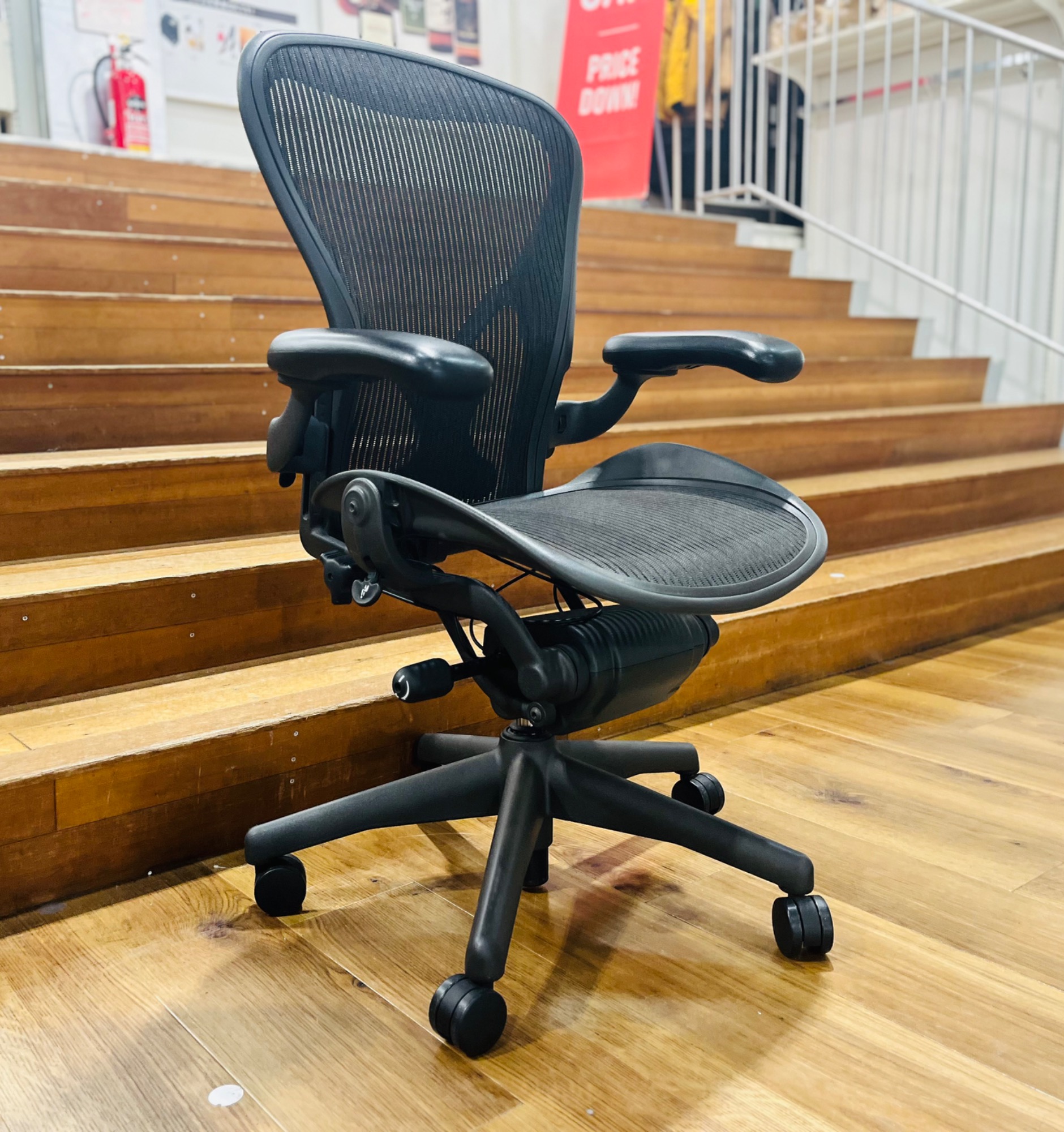 軽トラック90分無料貸し出しサービス有り】Herman Miller 1人掛け