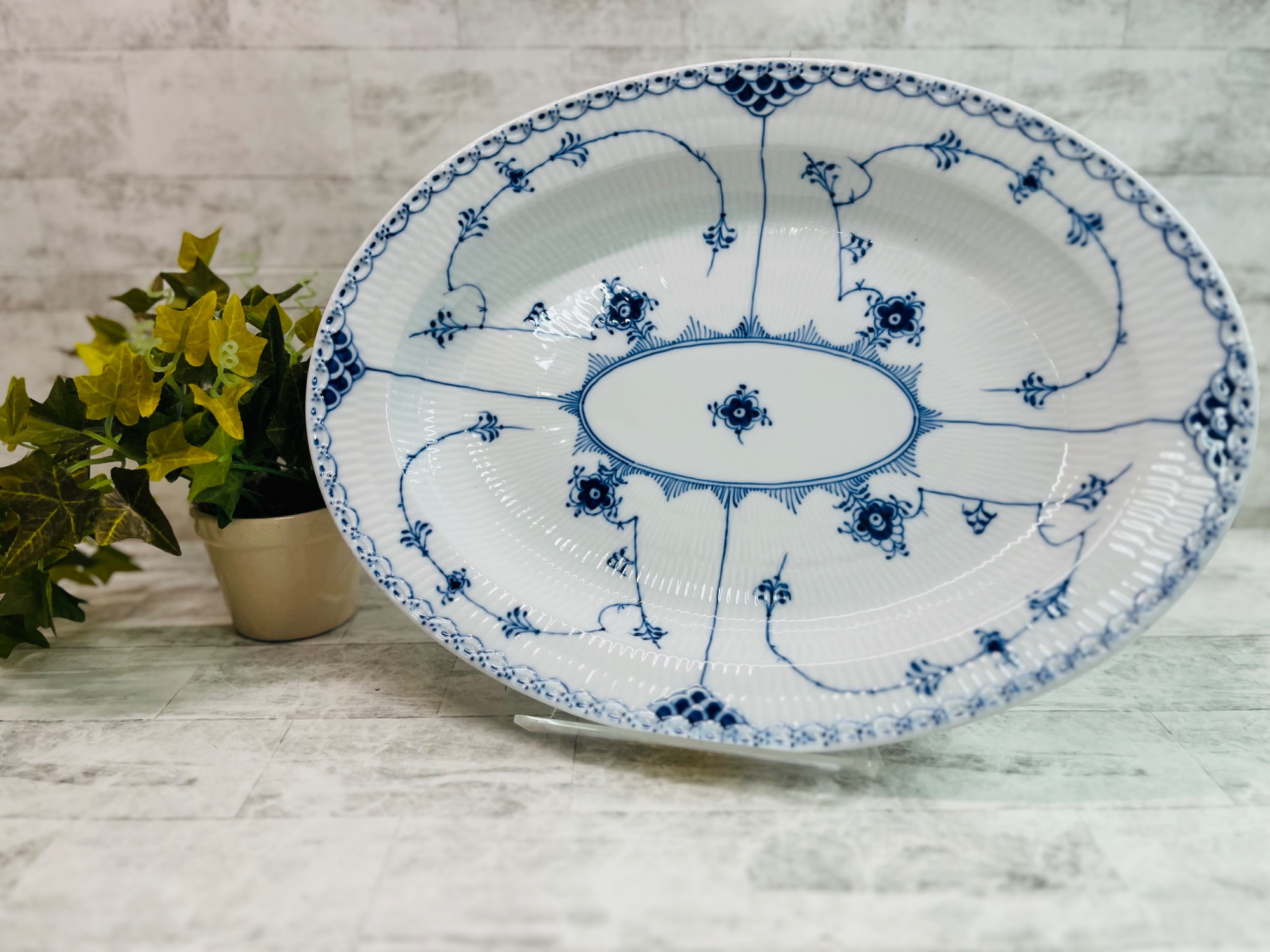 ロイヤルコペンハーゲン ブルーフルーテッド ハーフレース オーバルプレート 36 ROYAL COPENHAGEN(ロイヤルコペンハーゲン)オーバルプレートの