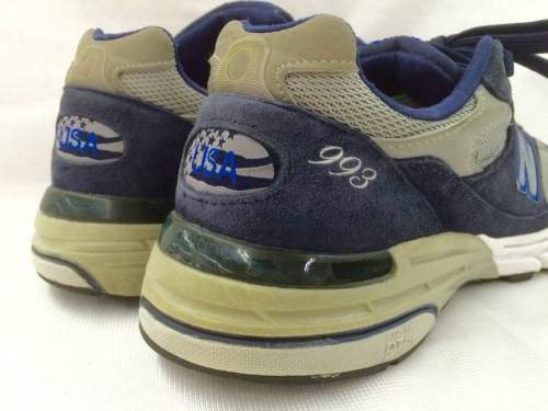 スニーカーのニューバランス（new balance）