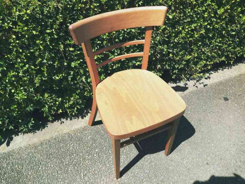 ダイニングチェアーのTON
