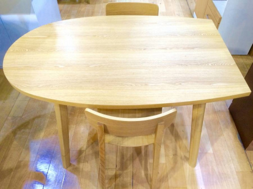 ダイニングセットのFranc Franc