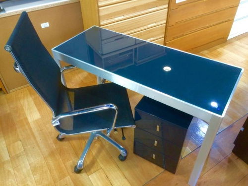 家具・インテリアのテーブル