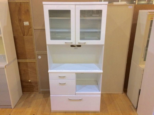 カップボードの食器棚