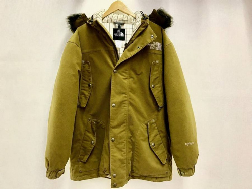 ダウンジャケットのノースフェイス（THE NORTH FACE）
